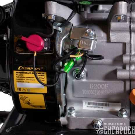 Снегоуборщик бензиновый CHAMPION ST656