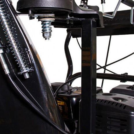 Снегоуборщик бензиновый CHAMPION ST661