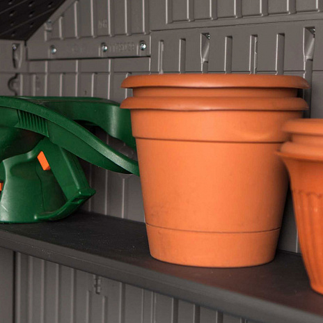 Сарай пластиковый WoodLook 8*7.5