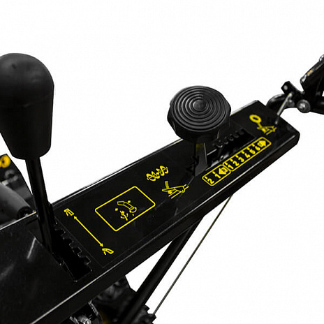 Снегоуборщик бензиновый CHAMPION ST655 +889