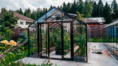 Две теплицы ЭКОНИКА на одном участке